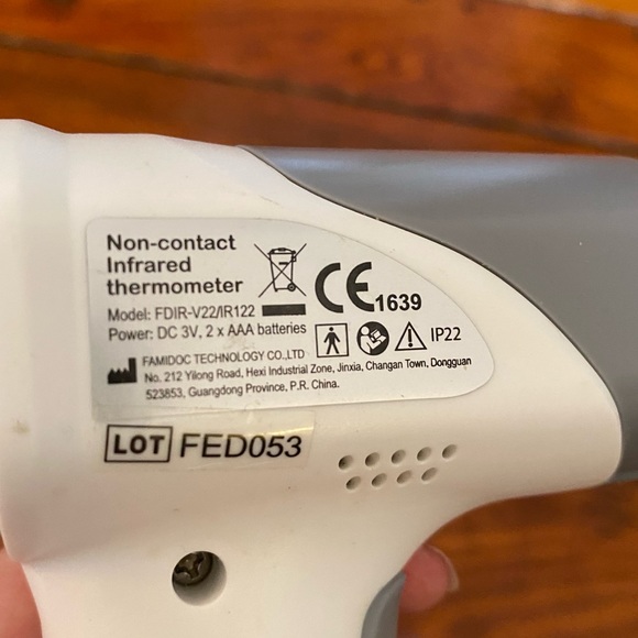 Medical Grade Contactless Sensor Thermometer Instant Read Results with light - Picture 11 of 13